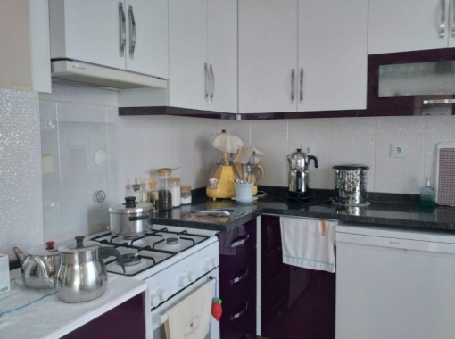 Kemer Göynük merkezdeki 2+1 ayrı mutfaklı ara kat dairemiz satılıktır